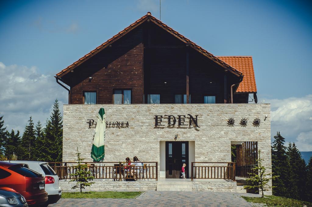 Pensiunea Agroturistica Eden Piatra Fantanele Exteriör bild